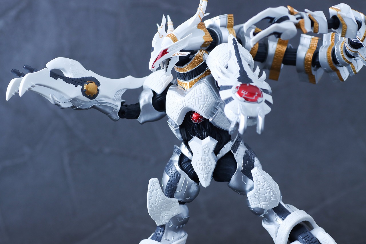 S.H.フィギュアーツ　ギャラクトロン　アクション