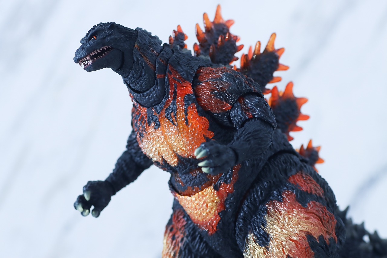 S.H.モンスターアーツ　ゴジラ（1995／バーニングゴジラ） 70周年特別記念Ver.　レビュー　アクション