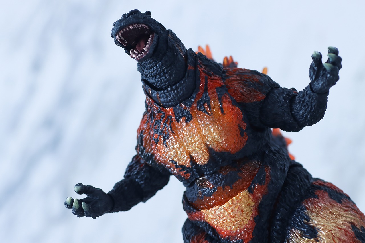 S.H.モンスターアーツ　ゴジラ（1995／バーニングゴジラ） 70周年特別記念Ver.　レビュー　アクション