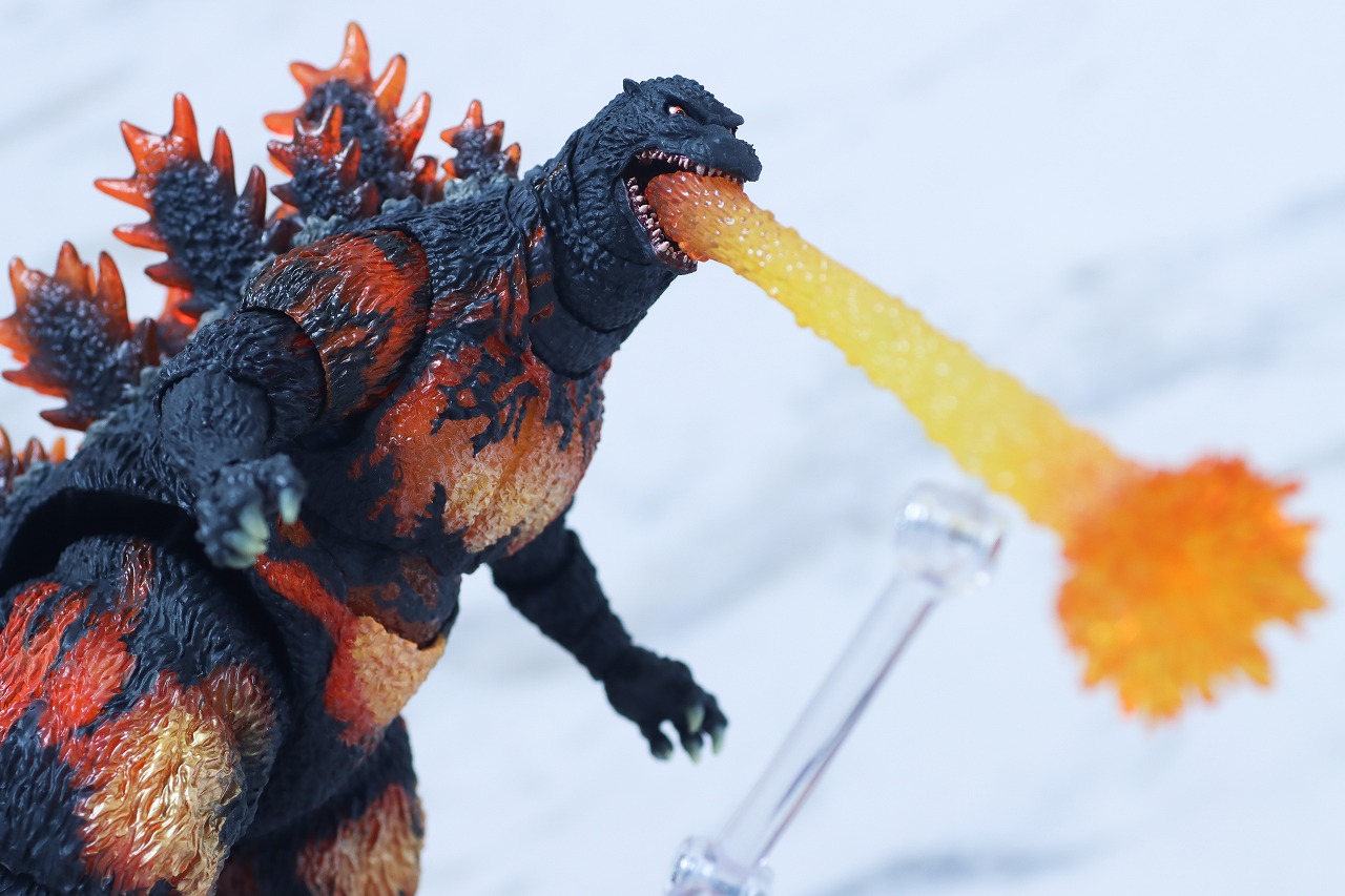 S.H.モンスターアーツ　ゴジラ（1995／バーニングゴジラ） 70周年特別記念Ver.　レビュー　アクション