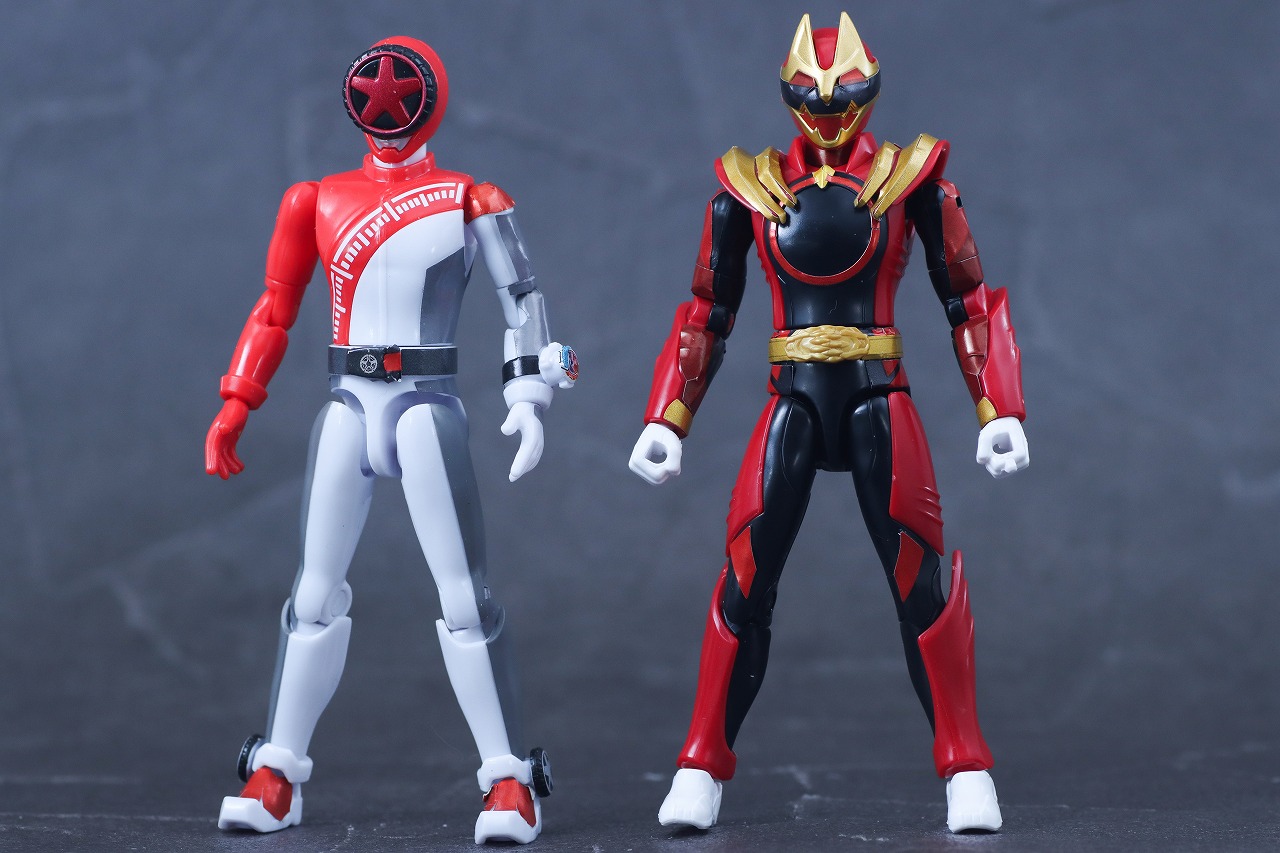 勇動　ナンバーワン戦隊ゴジュウジャー　レビュー　ゴジュウウルフ　本体　ブンレッド　比較