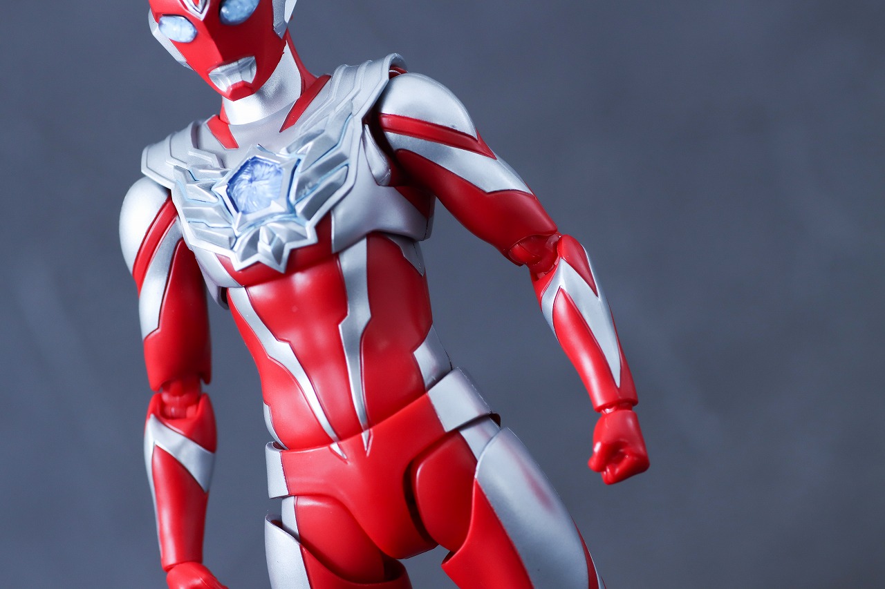 S.H.フィギュアーツ　ウルトラマンオメガ　レビュー　本体