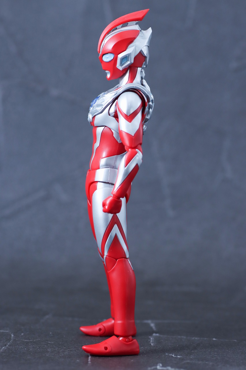 S.H.フィギュアーツ　ウルトラマンオメガ　レビュー　本体