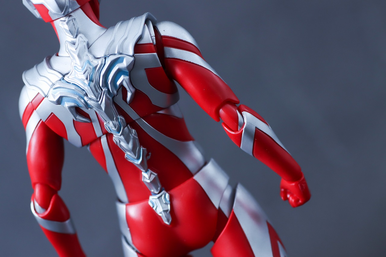 S.H.フィギュアーツ　ウルトラマンオメガ　レビュー　本体