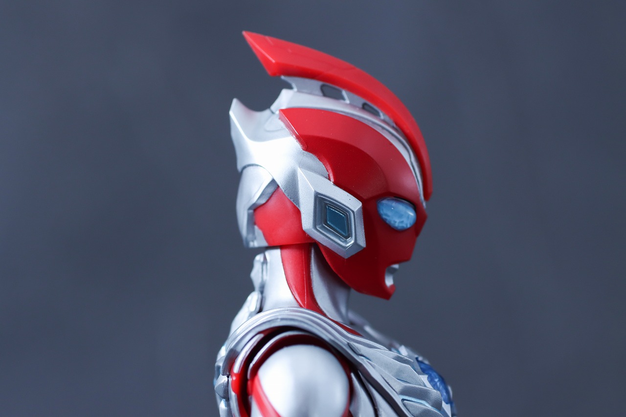 S.H.フィギュアーツ　ウルトラマンオメガ　レビュー　本体