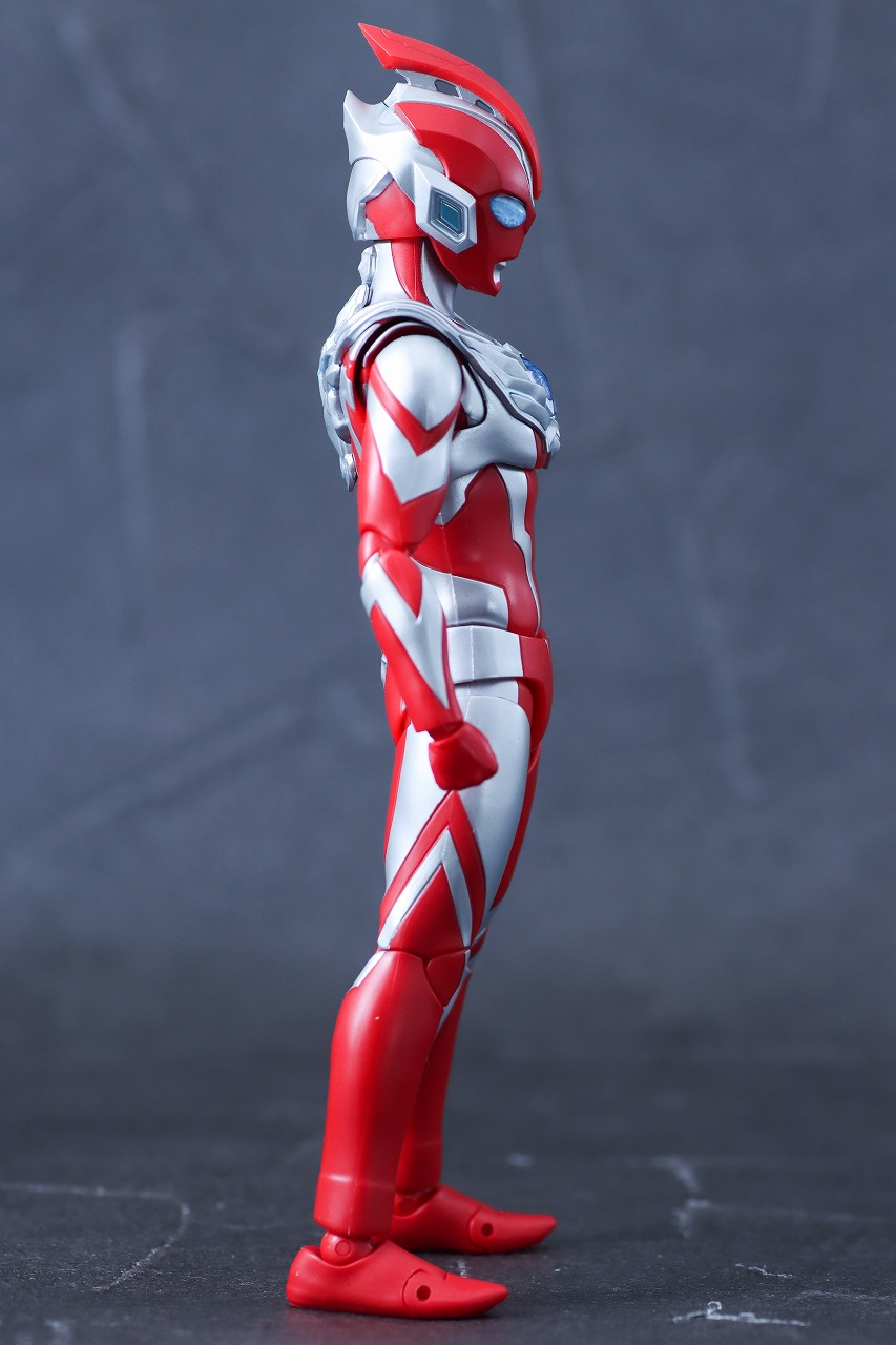 S.H.フィギュアーツ　ウルトラマンオメガ　レビュー　本体