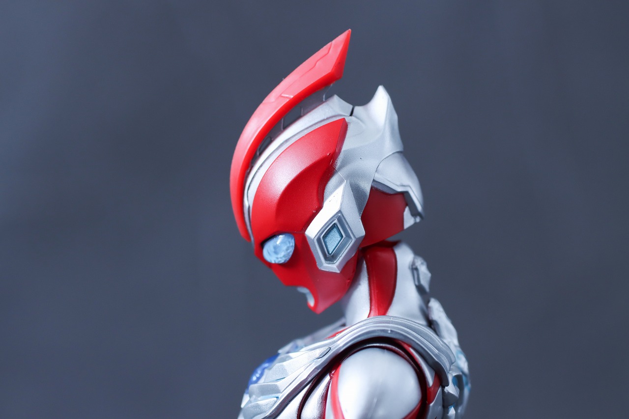 S.H.フィギュアーツ　ウルトラマンオメガ　レビュー　可動範囲