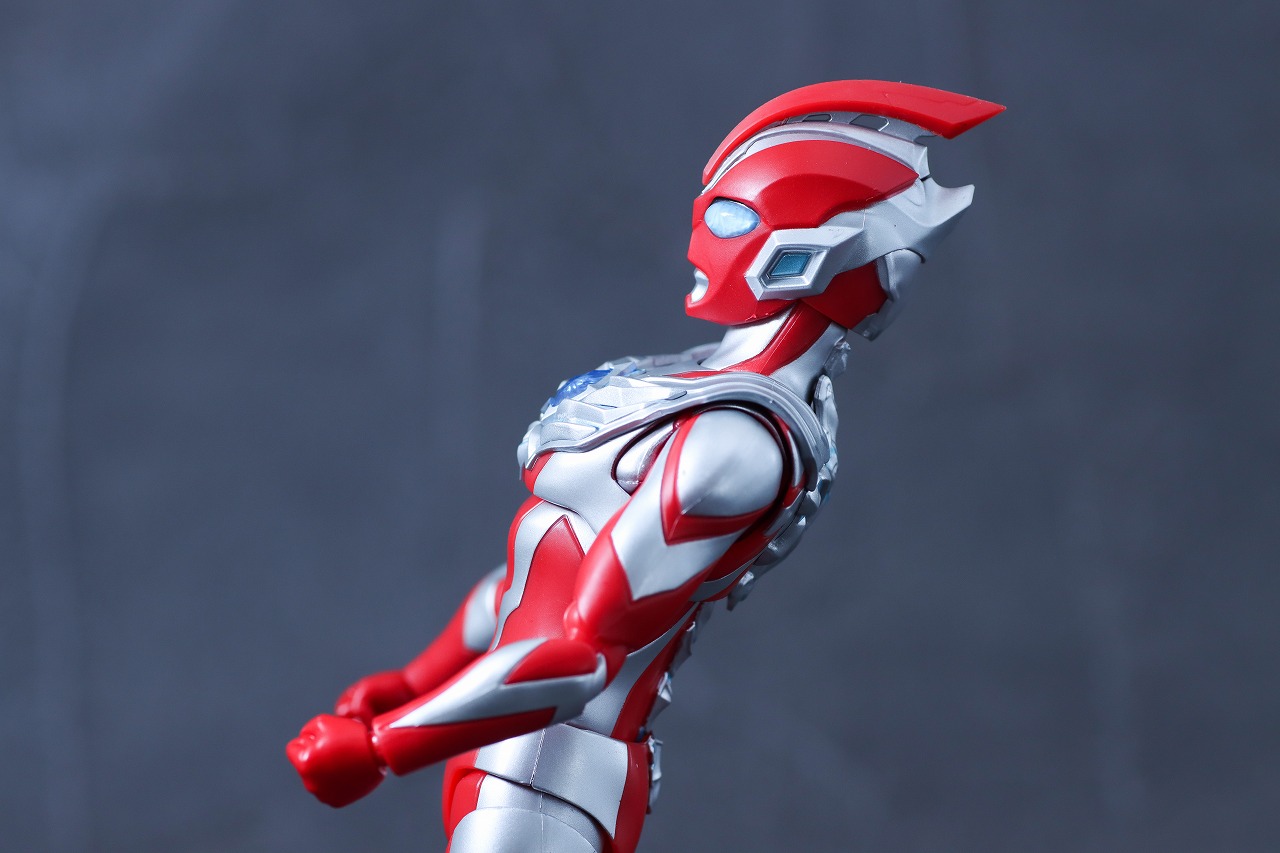 S.H.フィギュアーツ　ウルトラマンオメガ　レビュー　可動範囲