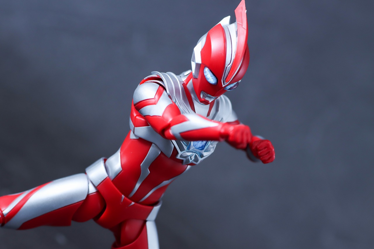 S.H.フィギュアーツ　ウルトラマンオメガ　レビュー　アクション