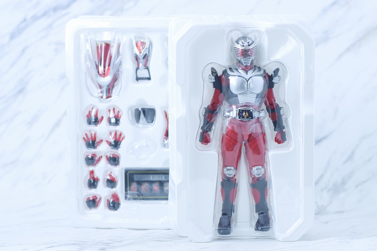 S.H.フィギュアーツ 真骨彫製法　仮面ライダー龍騎　レビュー　パッケージ