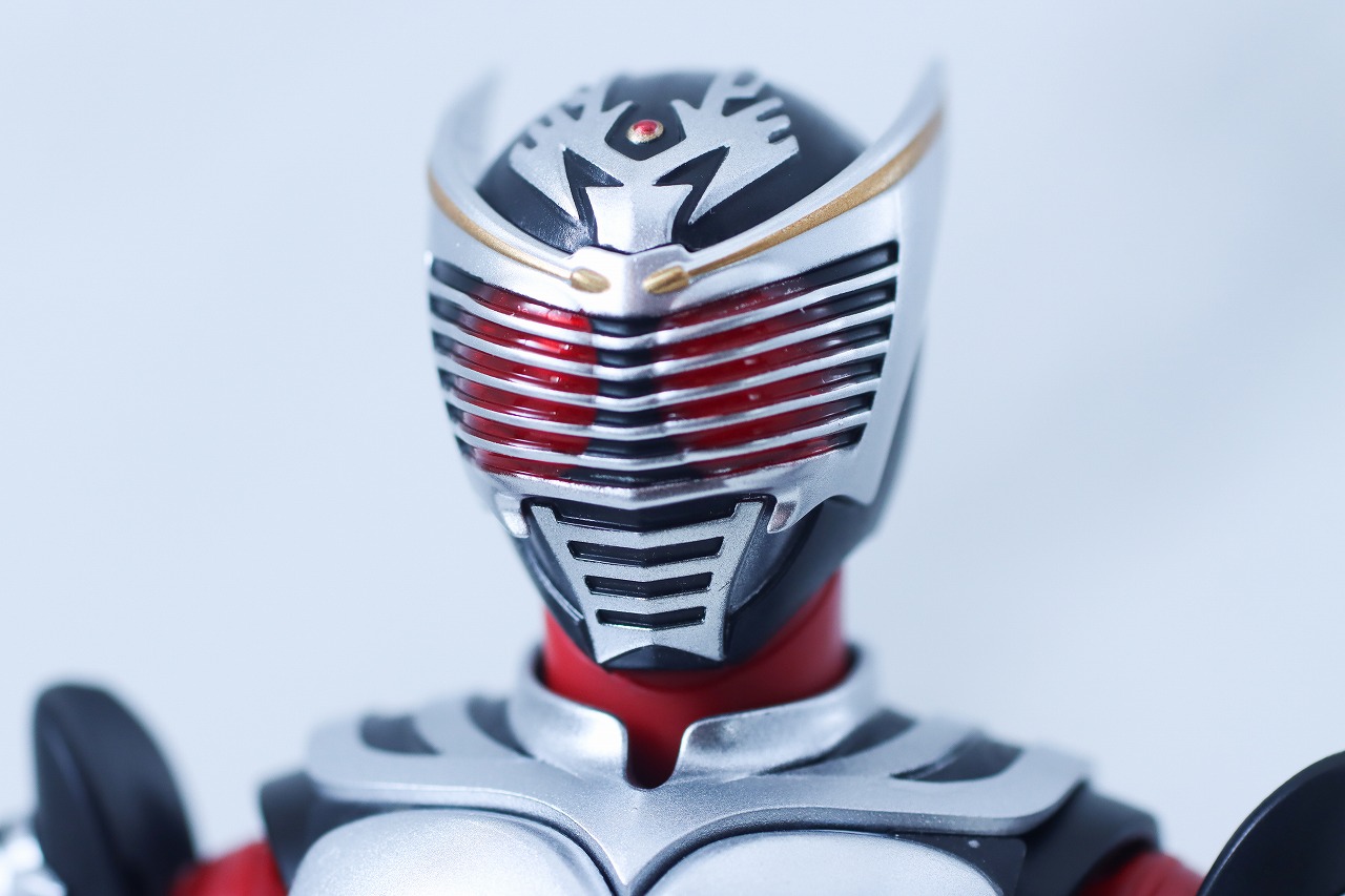 S.H.フィギュアーツ 真骨彫製法　仮面ライダー龍騎　レビュー　本体