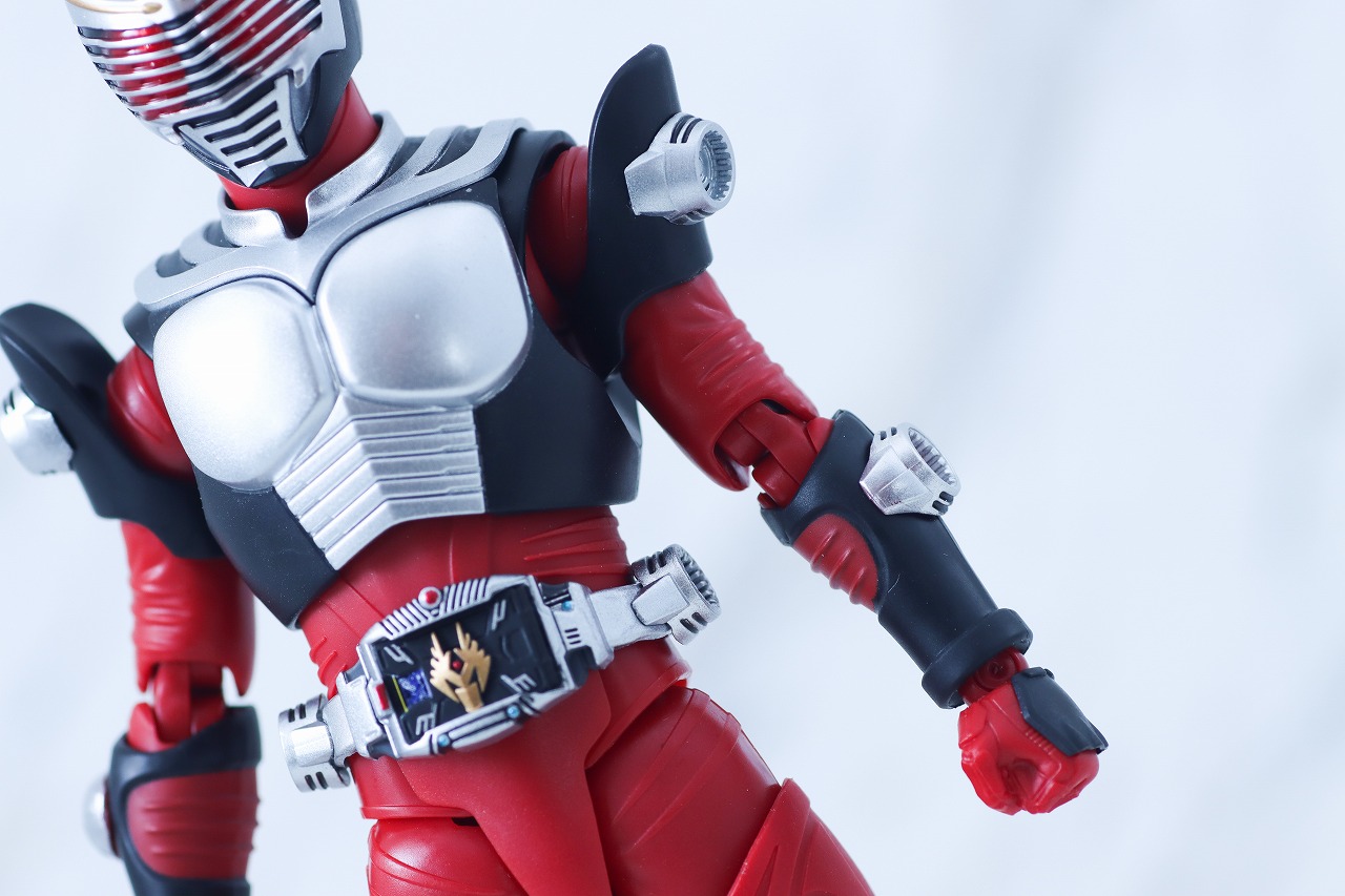 S.H.フィギュアーツ 真骨彫製法　仮面ライダー龍騎　レビュー　本体