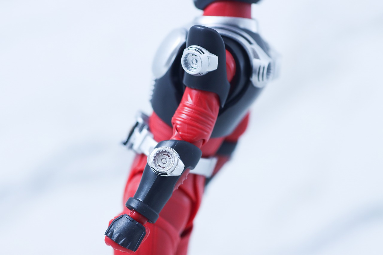 S.H.フィギュアーツ 真骨彫製法　仮面ライダー龍騎　レビュー　本体