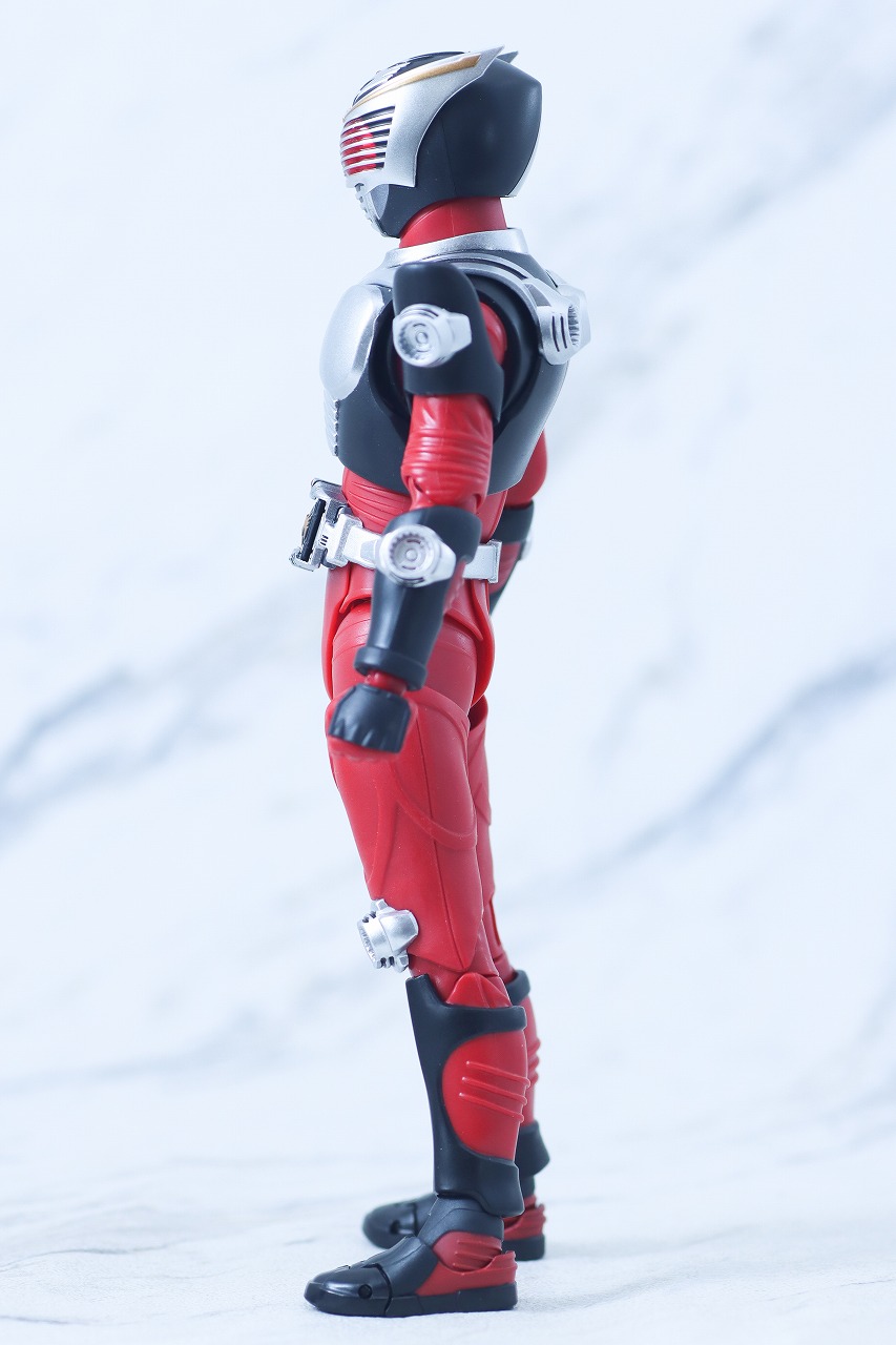 S.H.フィギュアーツ 真骨彫製法　仮面ライダー龍騎　レビュー　本体