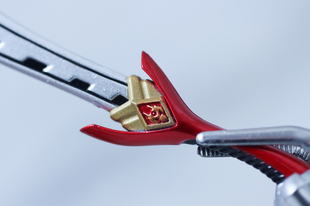 S.H.フィギュアーツ 真骨彫製法　仮面ライダー龍騎　レビュー　付属品　ドラグセイバー
