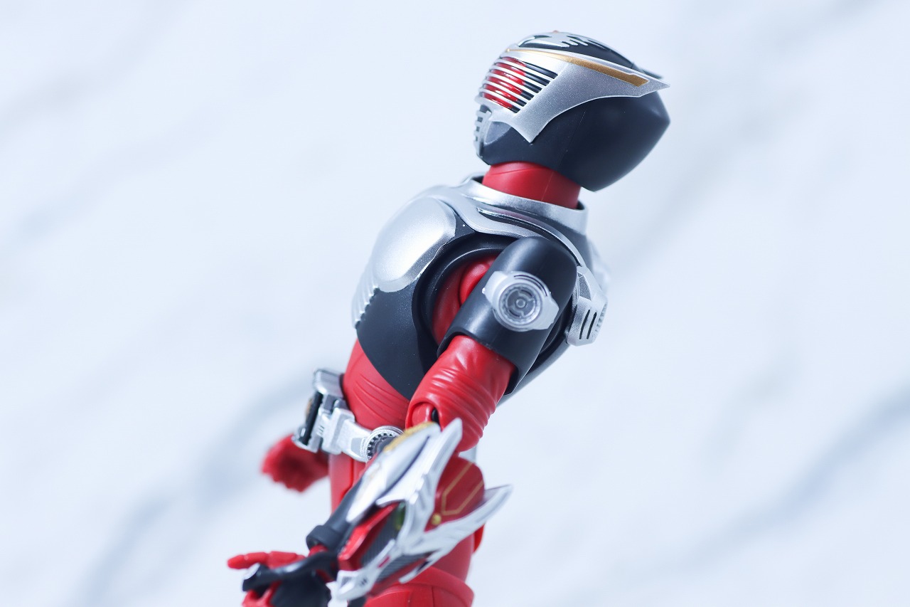 S.H.フィギュアーツ 真骨彫製法　仮面ライダー龍騎　レビュー　可動範囲