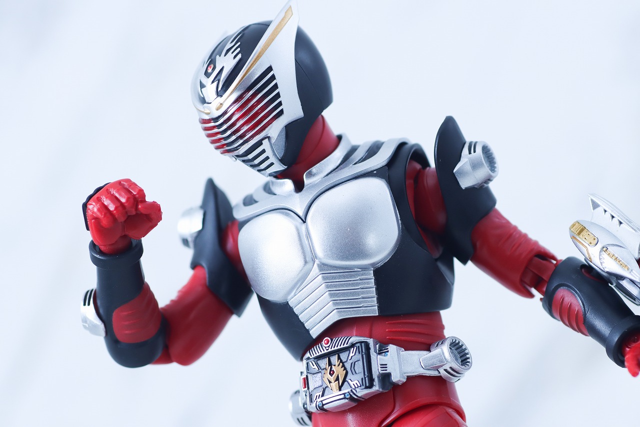 S.H.フィギュアーツ 真骨彫製法　仮面ライダー龍騎　レビュー　アクション