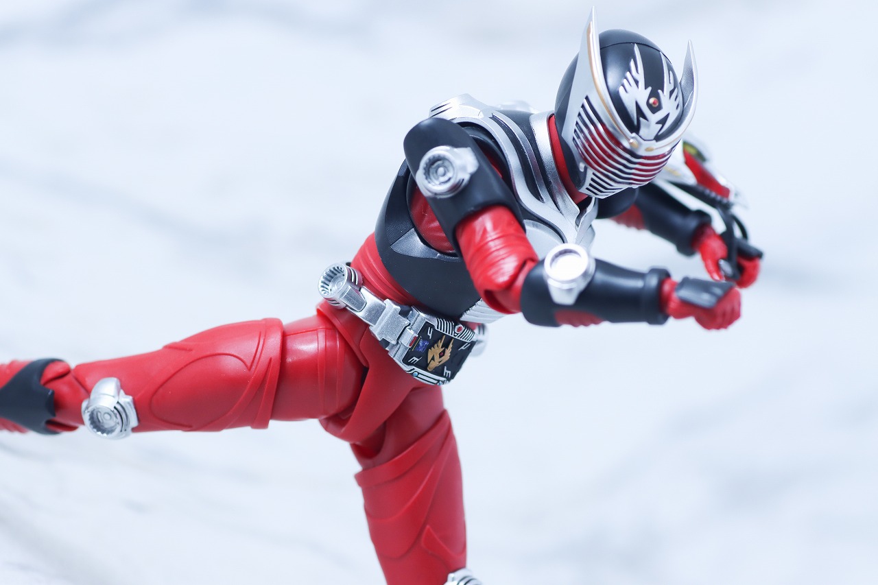 S.H.フィギュアーツ 真骨彫製法　仮面ライダー龍騎　レビュー　アクション