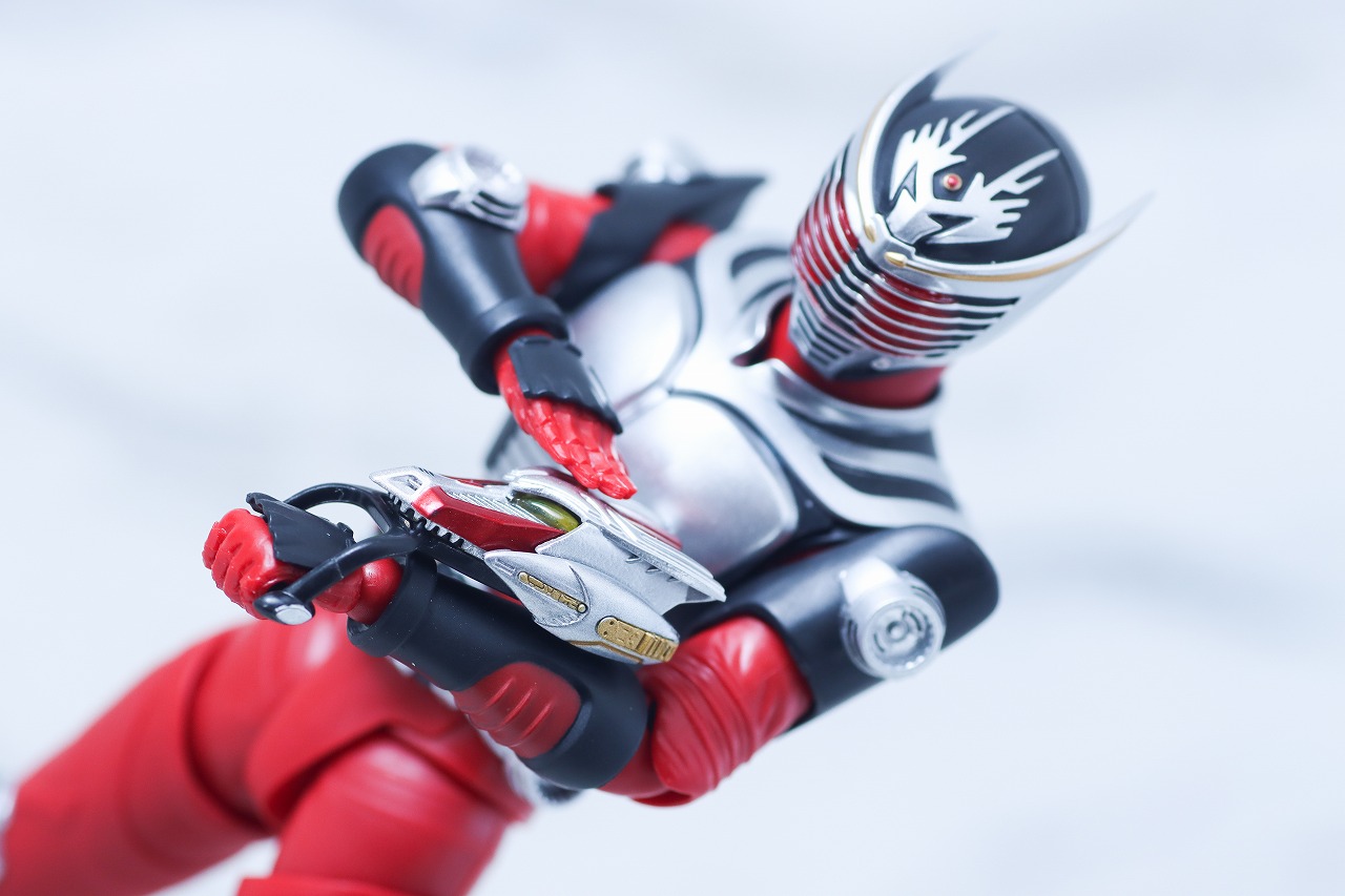 S.H.フィギュアーツ　真骨彫製法　仮面ライダー龍騎　レビュー　アクション