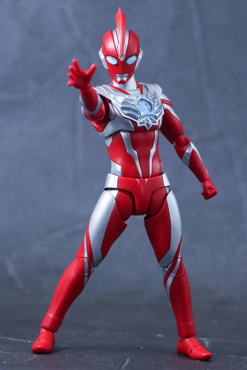 S.H.フィギュアーツ　ウルトラマンオメガ　レビュー　本体