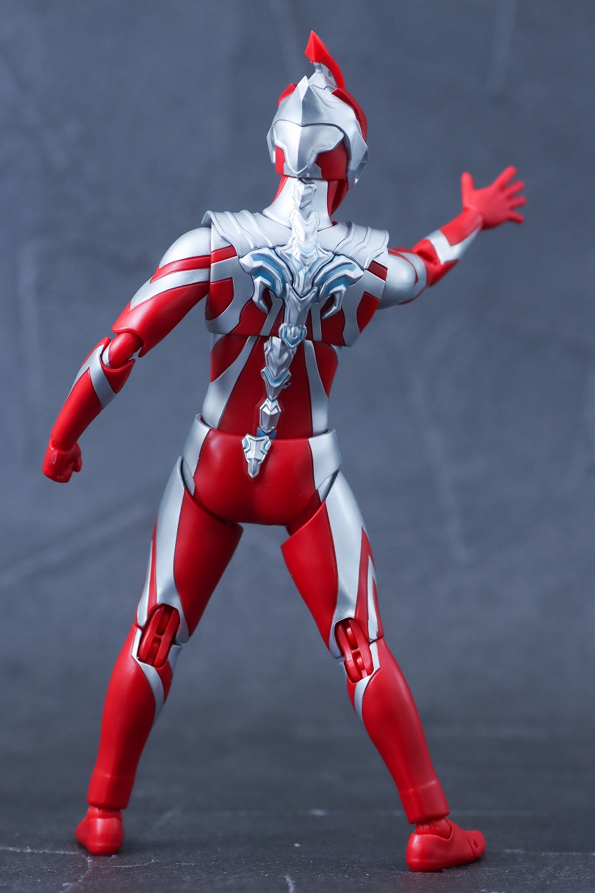 S.H.フィギュアーツ　ウルトラマンオメガ　レビュー　本体