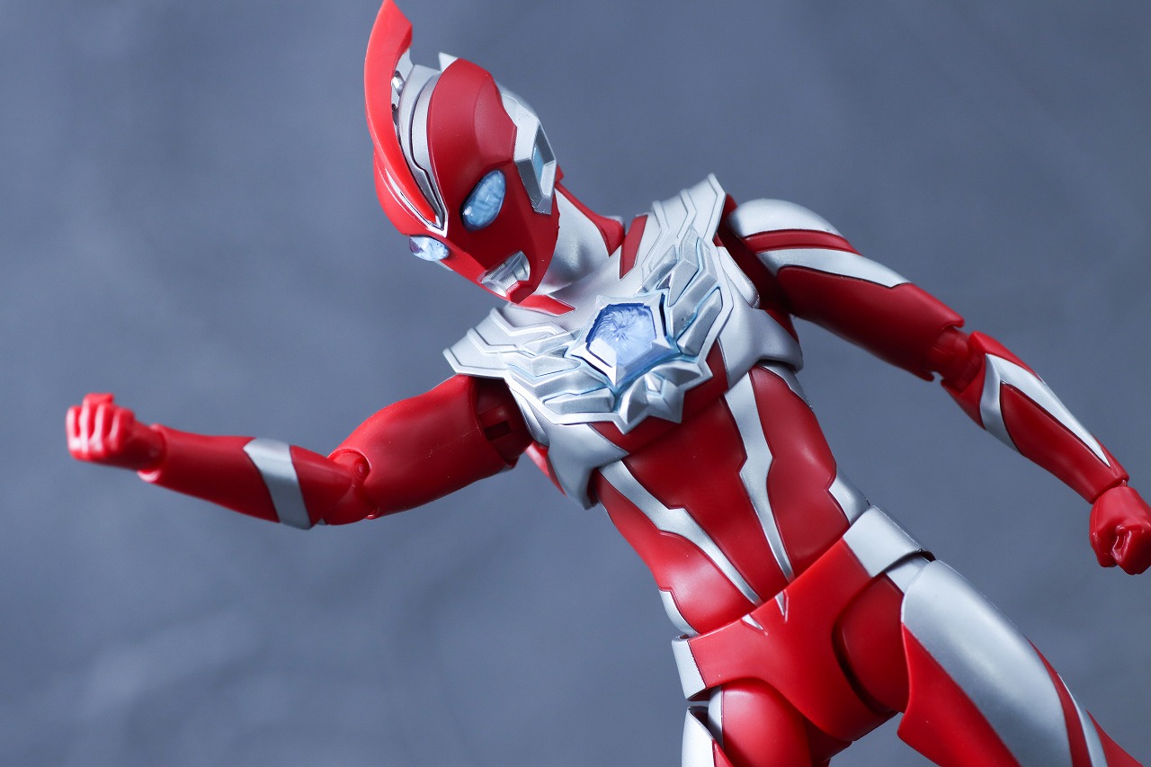 S.H.フィギュアーツ　ウルトラマンオメガ　レビュー　アクション
