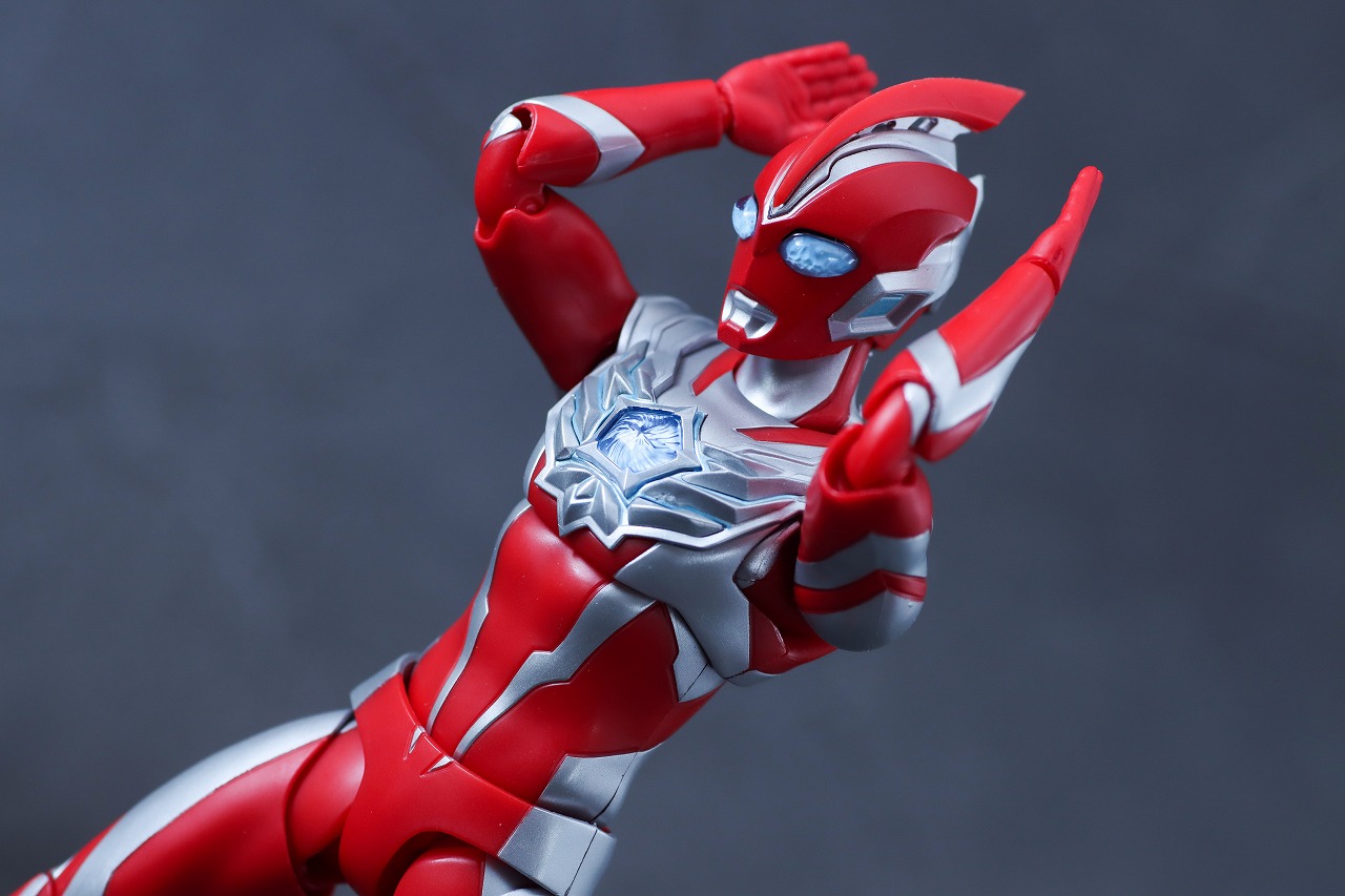 S.H.フィギュアーツ　ウルトラマンオメガ　レビュー　アクション