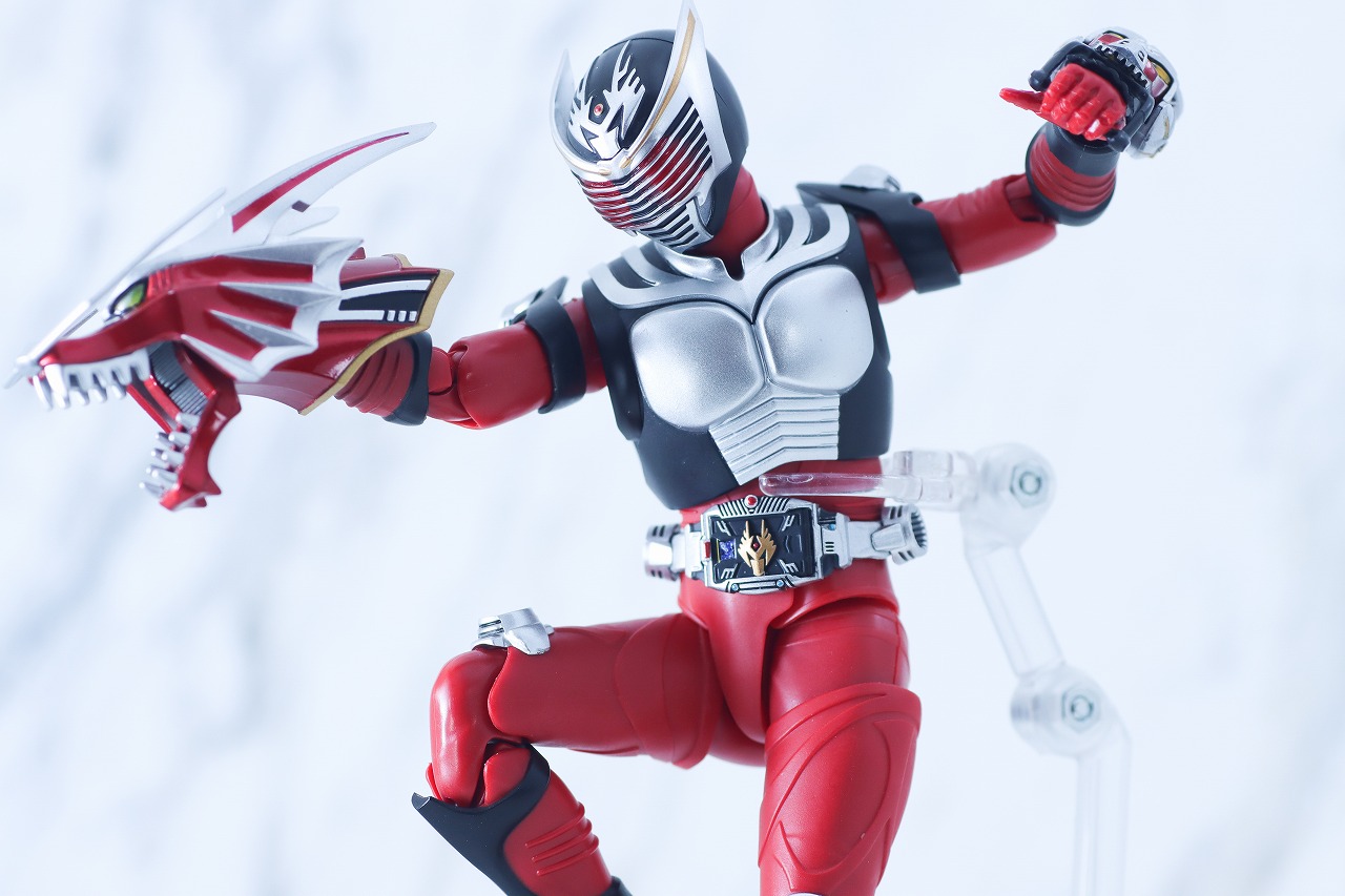 S.H.フィギュアーツ 真骨彫製法　仮面ライダー龍騎　レビュー　アクション