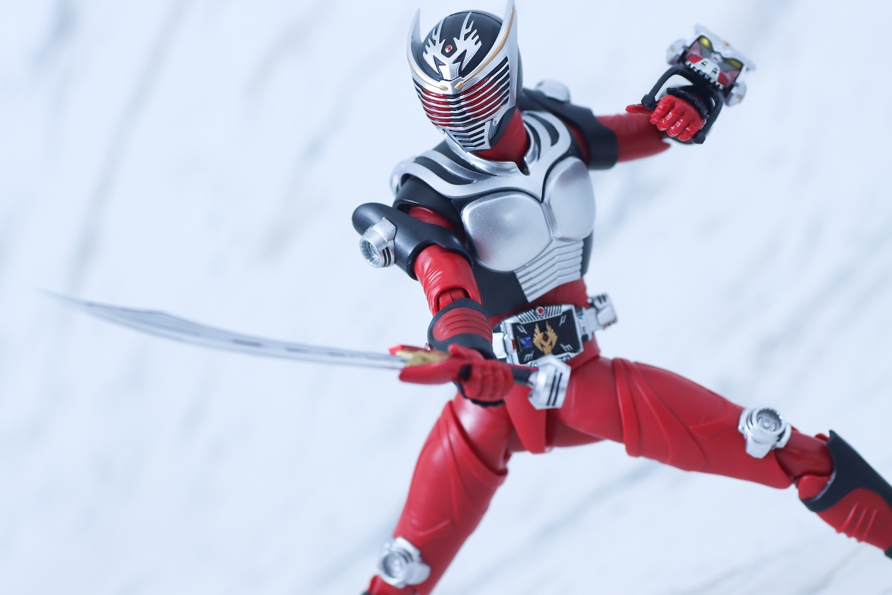 S.H.フィギュアーツ 真骨彫製法　仮面ライダー龍騎　レビュー　アクション