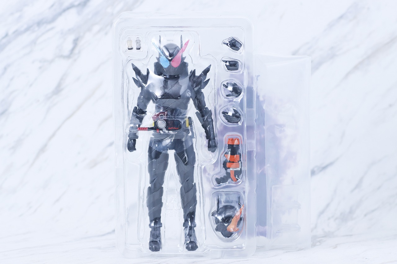 S.H.フィギュアーツ　仮面ライダービルド ラビットタンクハザードフォーム 平成ジェネレーション エディション　レビュー　パッケージ