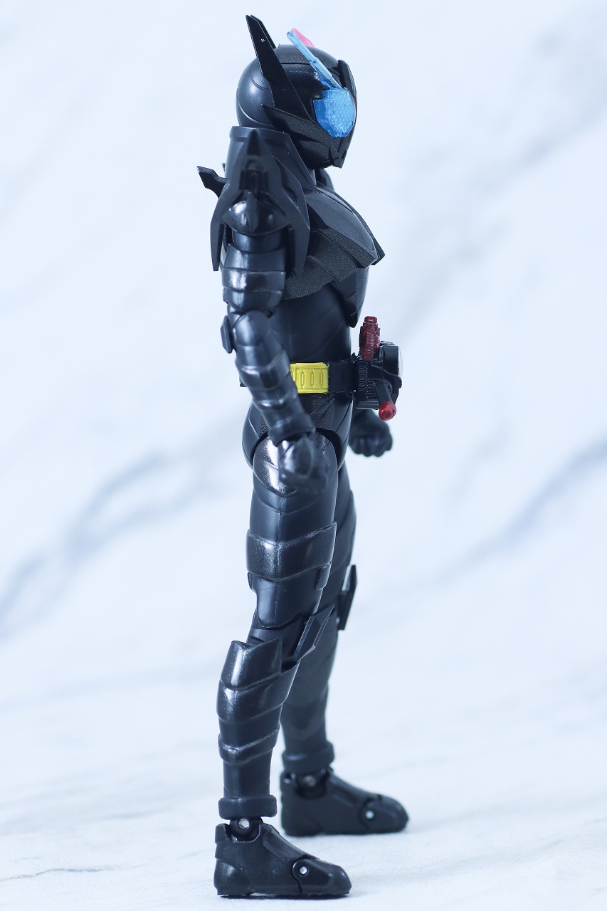 S.H.フィギュアーツ　仮面ライダービルド ラビットタンクハザードフォーム 平成ジェネレーション エディション　レビュー　本体