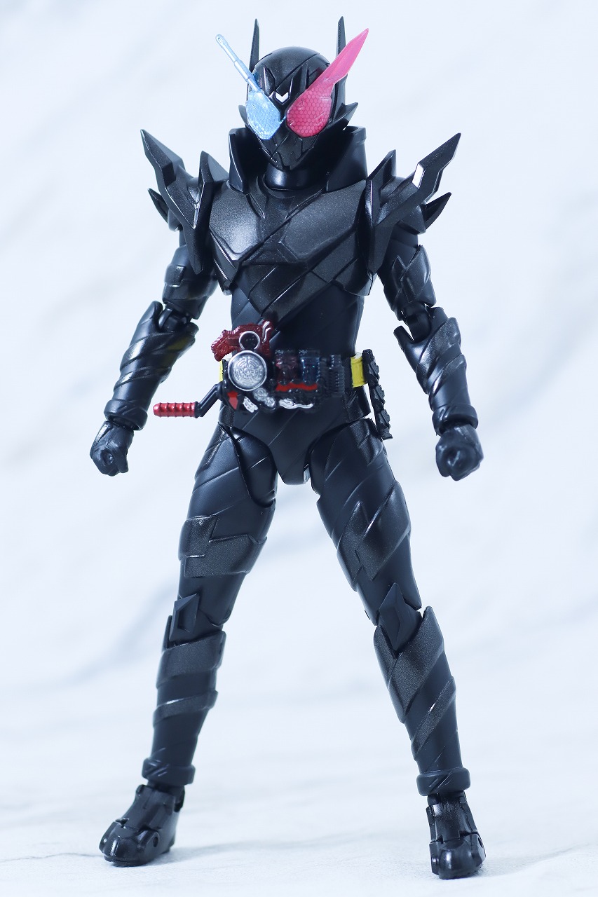 S.H.フィギュアーツ　仮面ライダービルド ラビットタンクハザードフォーム 平成ジェネレーション エディション　レビュー　本体