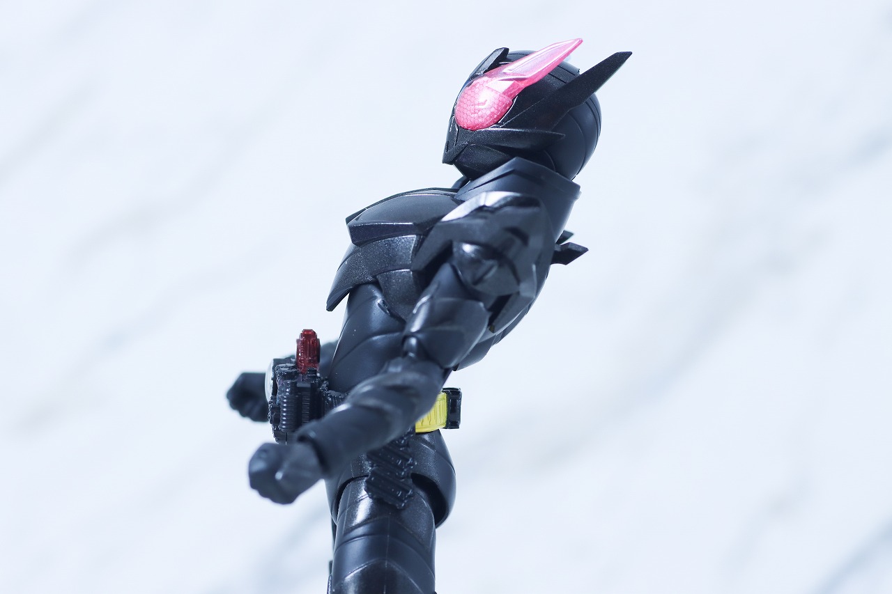 S.H.フィギュアーツ　仮面ライダービルド ラビットタンクハザードフォーム 平成ジェネレーション エディション　レビュー　可動範囲