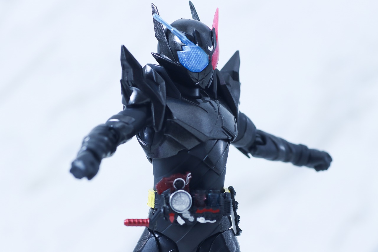 S.H.フィギュアーツ　仮面ライダービルド ラビットタンクハザードフォーム 平成ジェネレーション エディション　レビュー　可動範囲