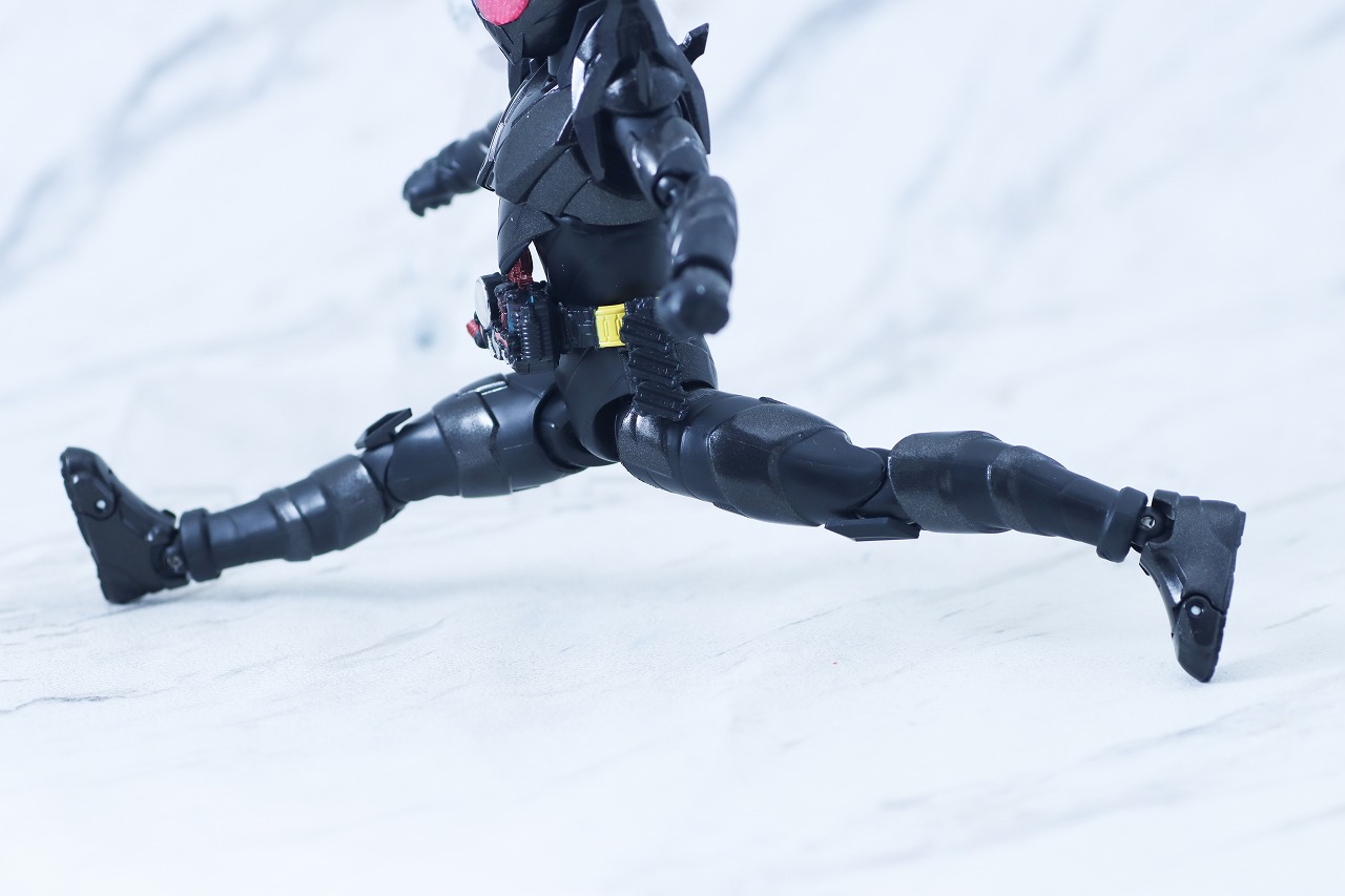 S.H.フィギュアーツ　仮面ライダービルド ラビットタンクハザードフォーム 平成ジェネレーション エディション　レビュー　可動範囲