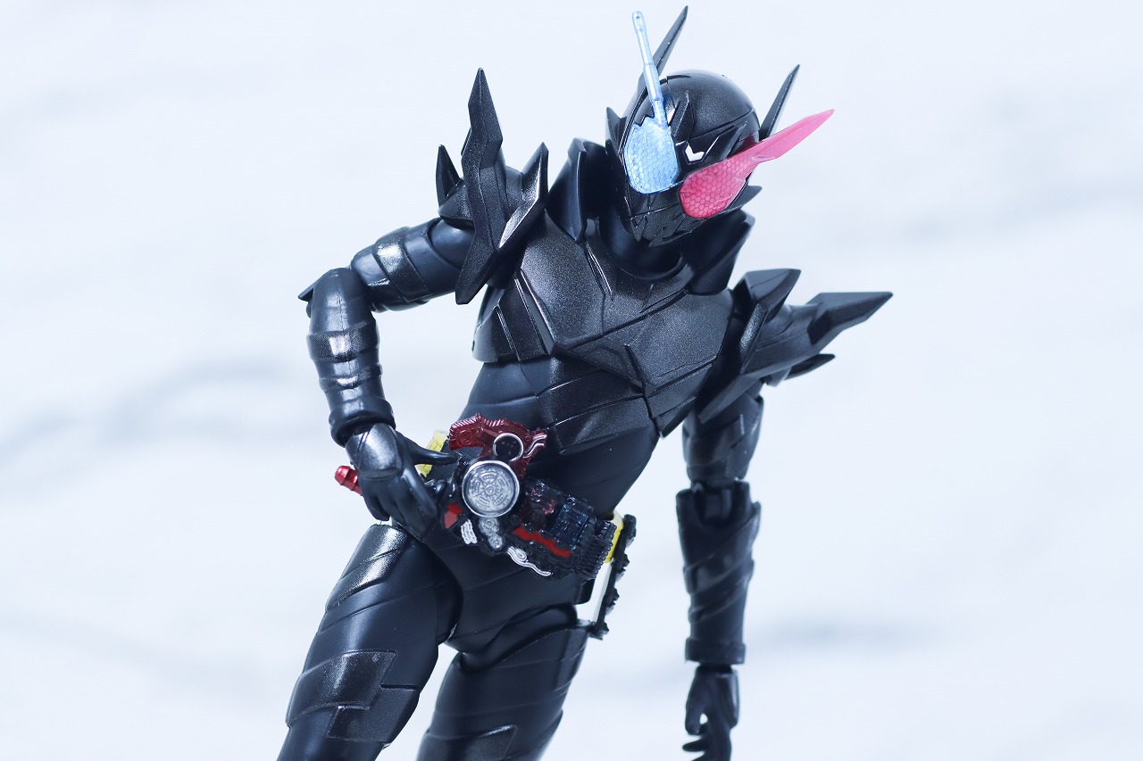 S.H.フィギュアーツ　仮面ライダービルド ラビットタンクハザードフォーム 平成ジェネレーション エディション　レビュー　アクション