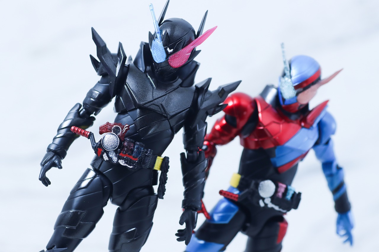 S.H.フィギュアーツ　仮面ライダービルド ラビットタンクハザードフォーム 平成ジェネレーション エディション　レビュー　アクション　アクションフィギュアの仮面ライダービルド ラビットタンクフォーム
