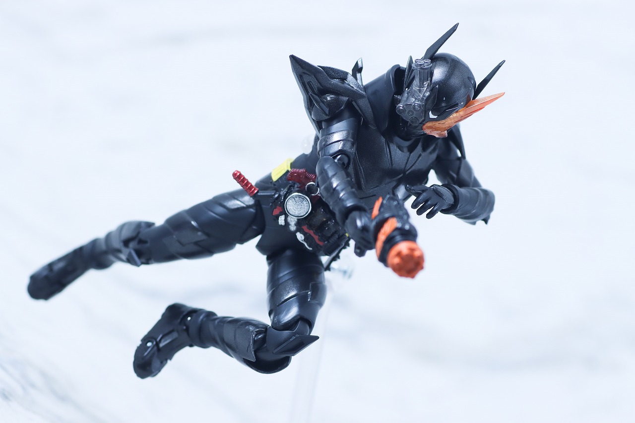 S.H.フィギュアーツ　仮面ライダービルド ラビットタンクハザードフォーム 平成ジェネレーション エディション　レビュー　アクション