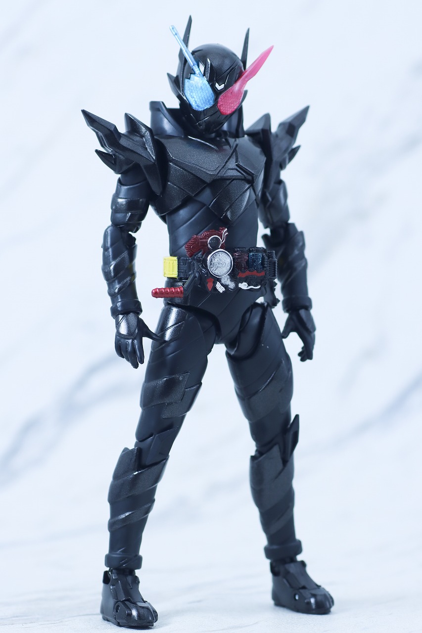 S.H.フィギュアーツ　仮面ライダービルド ラビットタンクハザードフォーム 平成ジェネレーション エディション　レビュー　本体