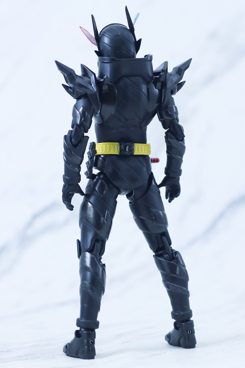 S.H.フィギュアーツ　仮面ライダービルド ラビットタンクハザードフォーム 平成ジェネレーション エディション　レビュー　本体