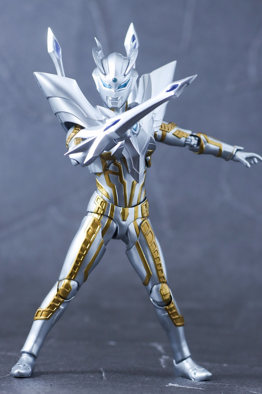 S.H.フィギュアーツ　ウルティメイトシャイニングウルトラマンゼロ ニュージェネ スターズVer.　レビュー　本体