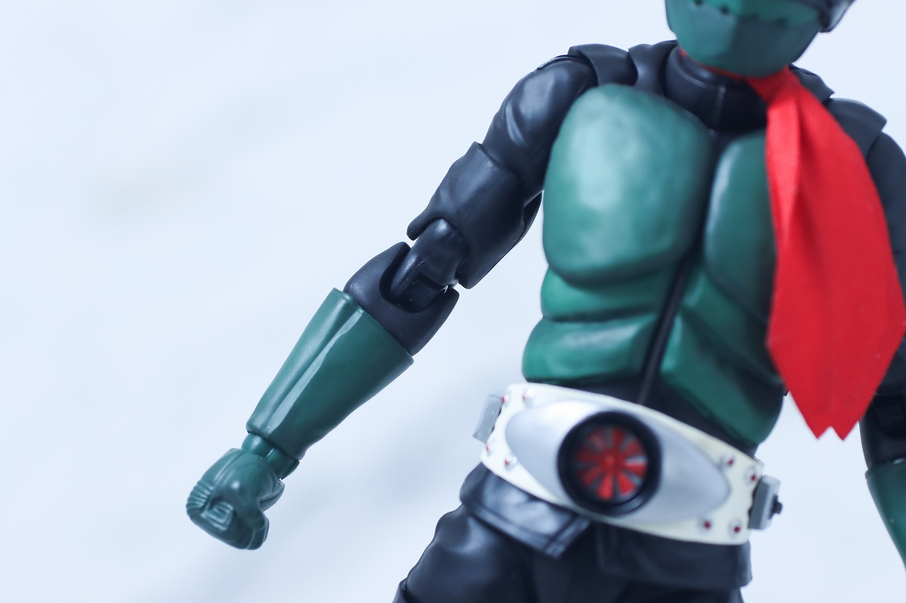 S.H.フィギュアーツ 真骨彫製法　仮面ライダー1号（桜島 Ver.） 栄光の昭和ライダーエディション　レビュー　本体