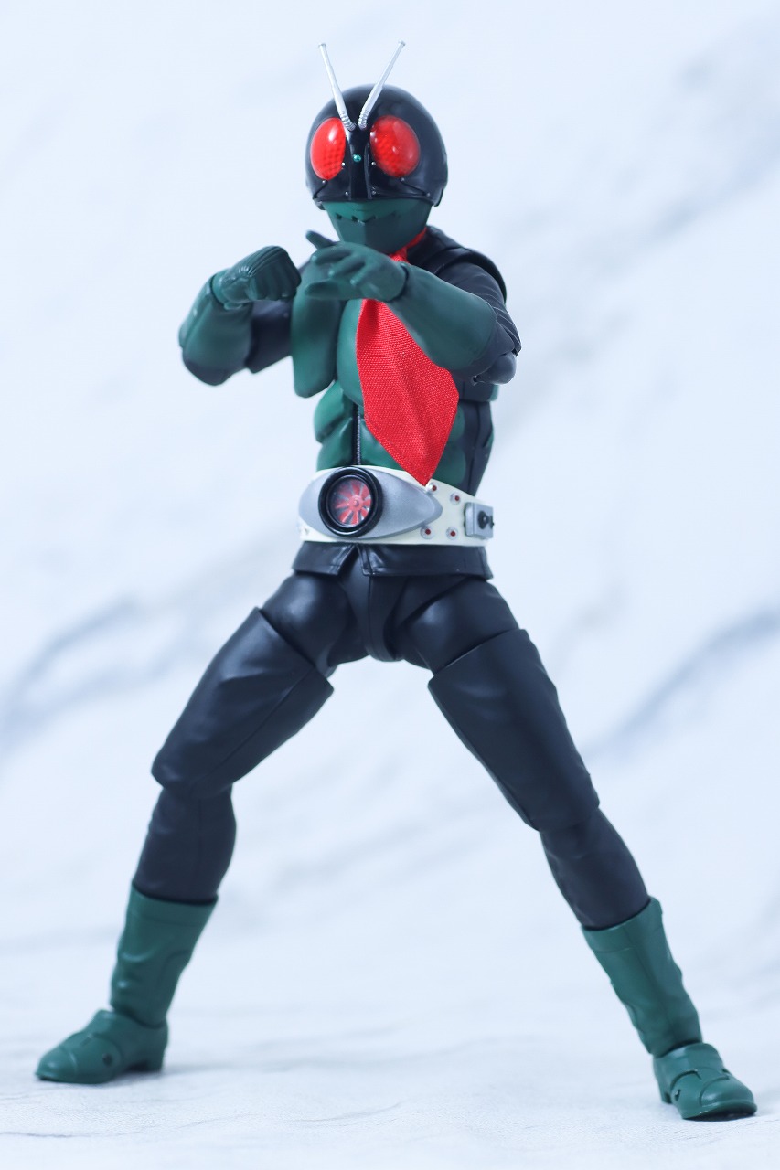S.H.フィギュアーツ 真骨彫製法　仮面ライダー1号（桜島 Ver.） 栄光の昭和ライダーエディション　レビュー　本体