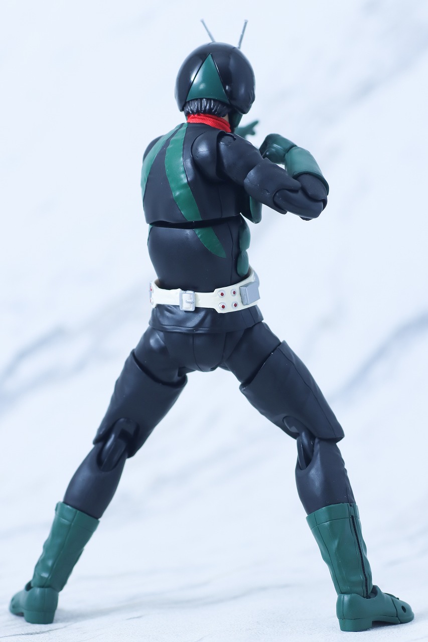 S.H.フィギュアーツ 真骨彫製法　仮面ライダー1号（桜島 Ver.） 栄光の昭和ライダーエディション　レビュー　本体