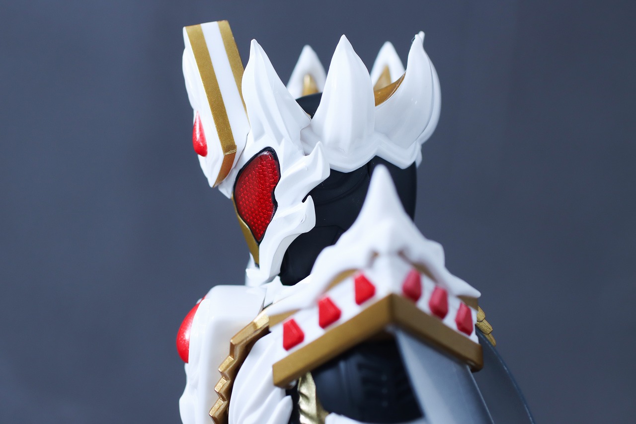 S.H.フィギュアーツ　仮面ライダーガヴ ケーキングフォーム　レビュー　可動範囲