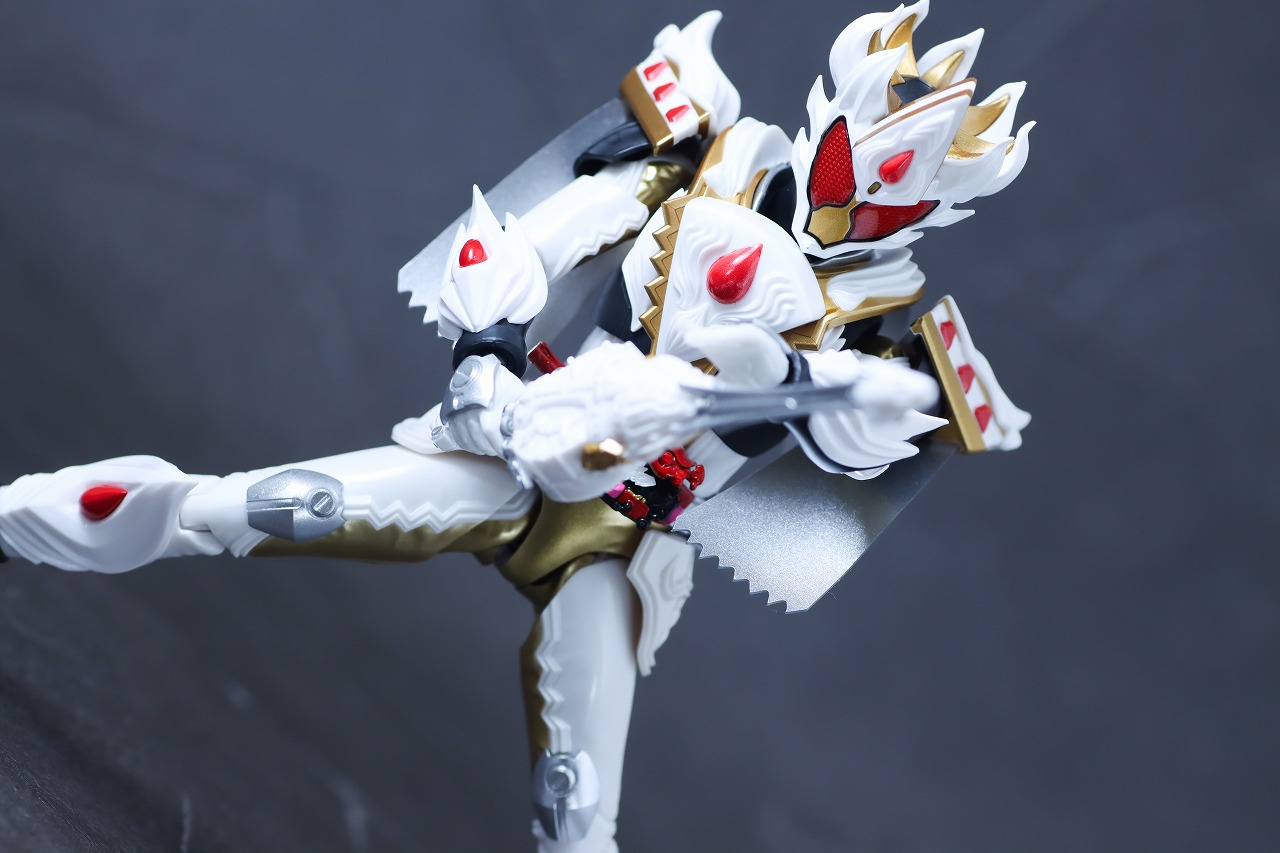 S.H.フィギュアーツ　仮面ライダーガヴ ケーキングフォーム　レビュー　アクション