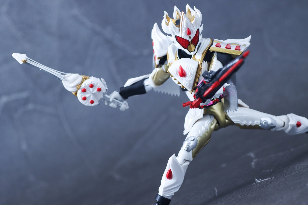 S.H.フィギュアーツ　仮面ライダーガヴ ケーキングフォーム　レビュー　アクション