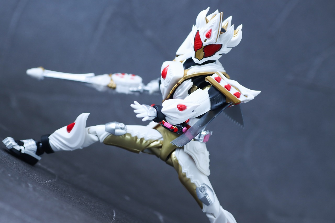 S.H.フィギュアーツ　仮面ライダーガヴ ケーキングフォーム　レビュー　アクション