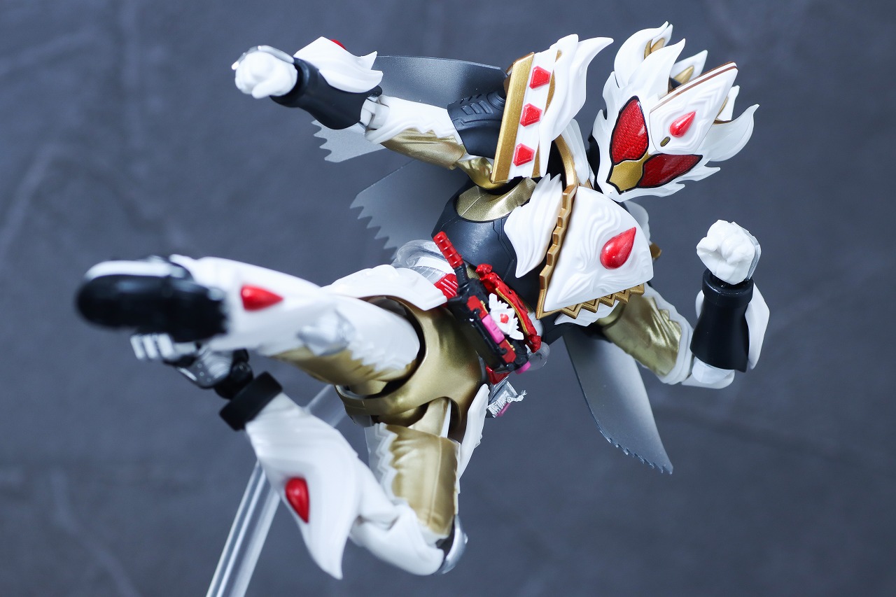 S.H.フィギュアーツ　仮面ライダーガヴ ケーキングフォーム　レビュー　アクション