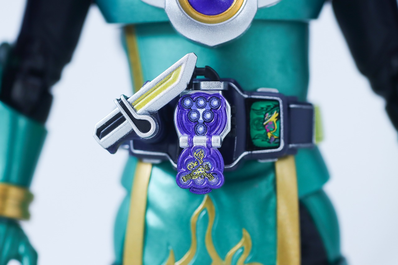 S.H.フィギュアーツ 真骨彫製法　仮面ライダー龍玄 ブドウアームズ　レビュー　本体